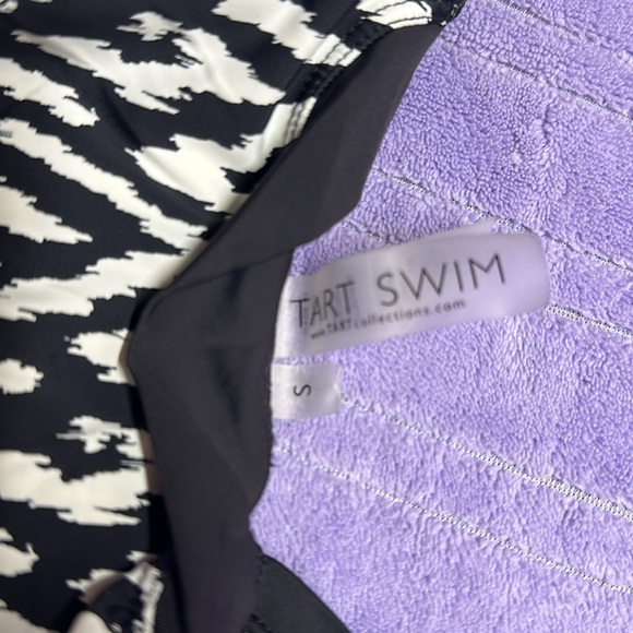 Tart swim top size small - Picture 2 of 4